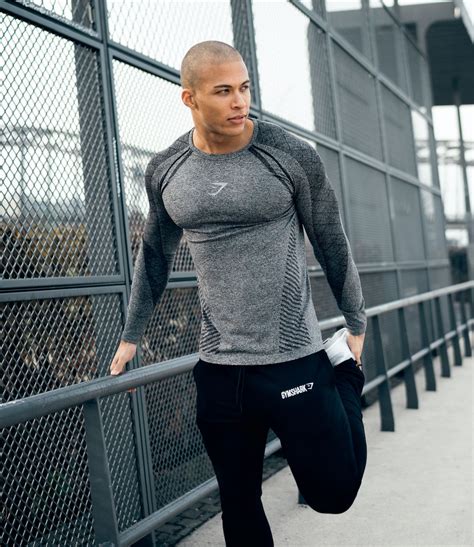 Men's Training Clothing .